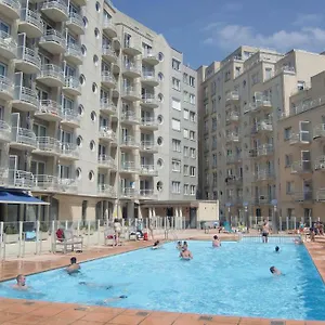 https://appartement-met-zeezicht-en-verwarmd-zwembad.ostend-hotel.net