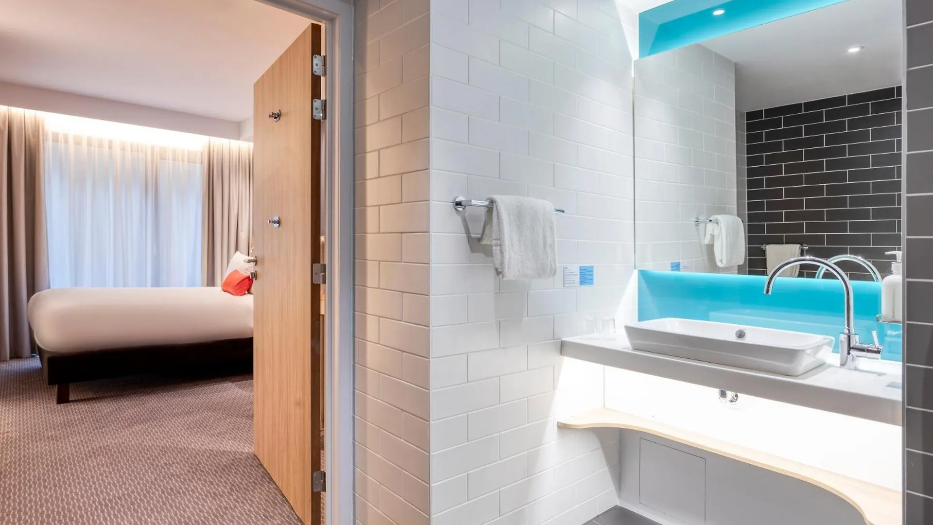 Holiday Inn Express Antwerp - City Centre By Ihg 3*,  Belgique